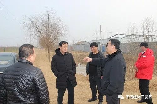 王殿勇同志到南北社区,李官屯进行实地查验庄军同志到老徐村进行实地