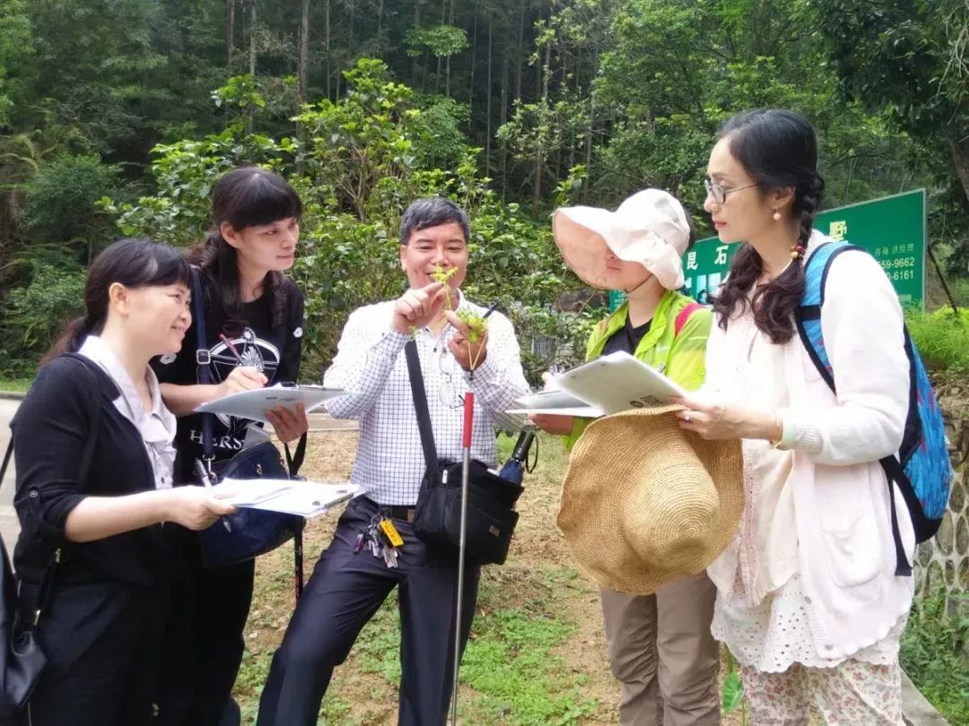 去的是廣東韶關丹霞山, 原本以為就是看看山看看水,聽聽導遊講解就