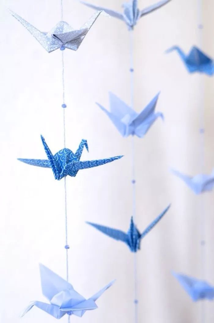 折折叠叠都为你每只千纸鹤都承载着满心的祝愿爱的星愿一个拥抱,一个