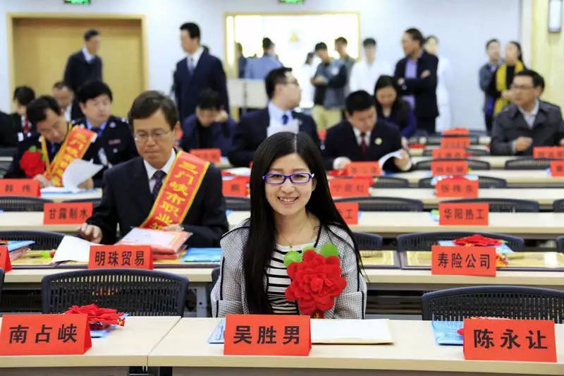 正能量三门峡日报社记者吴胜男爱心奉献事迹