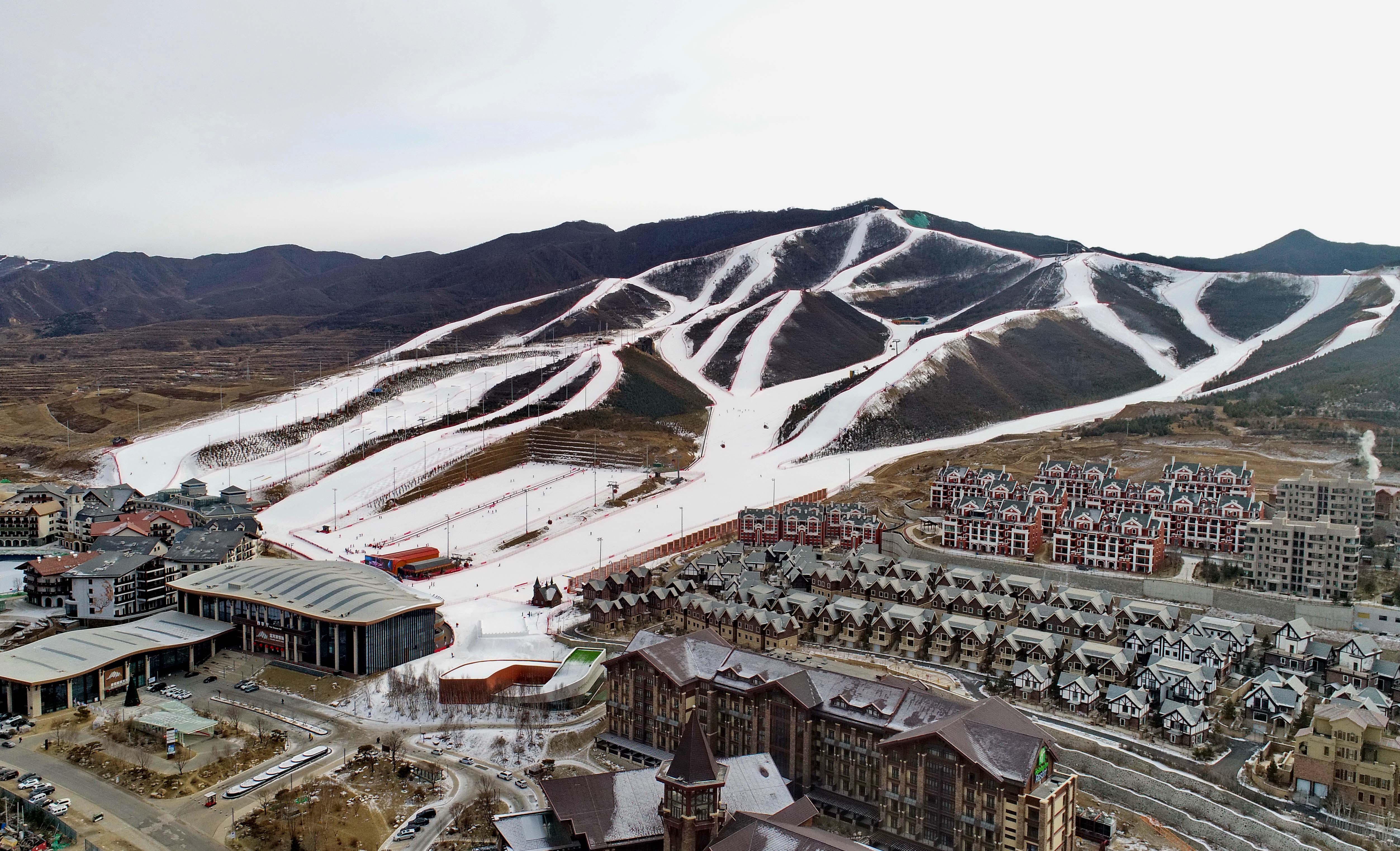 张家口赛场的滑雪场图片