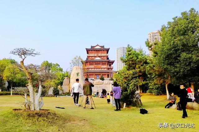 一湖碧水十里風光與蘇東坡結緣的黃州遺愛湖公園