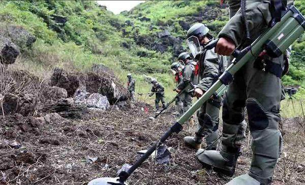 100多万枚地雷地雷村每家基本上都有假肢和拐杖