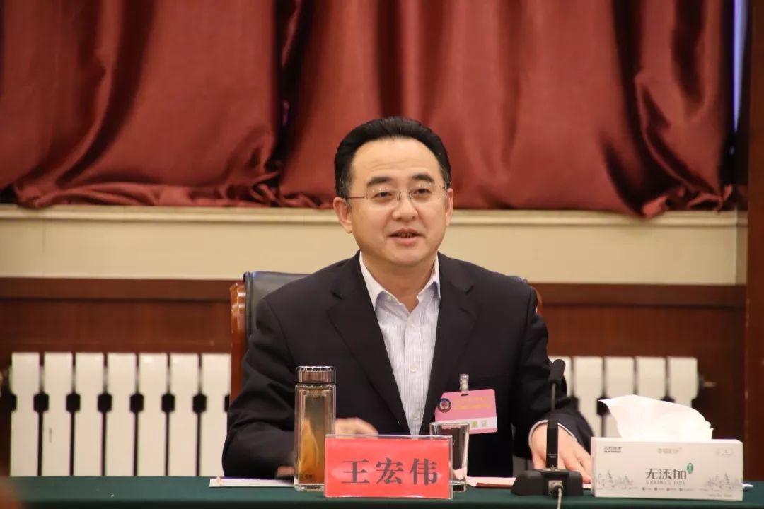 绛县王宏伟毕冠军图片