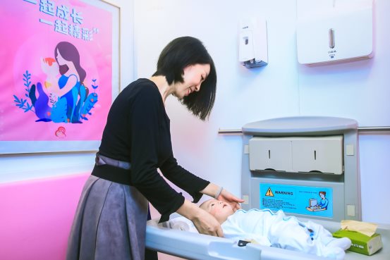 天猫智能母婴室获年度公益大奖，开进北京杭州长沙等妇幼医院