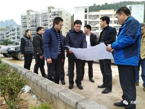 教育规划 黄正华到县城区学校调研教育项目建设_天峨