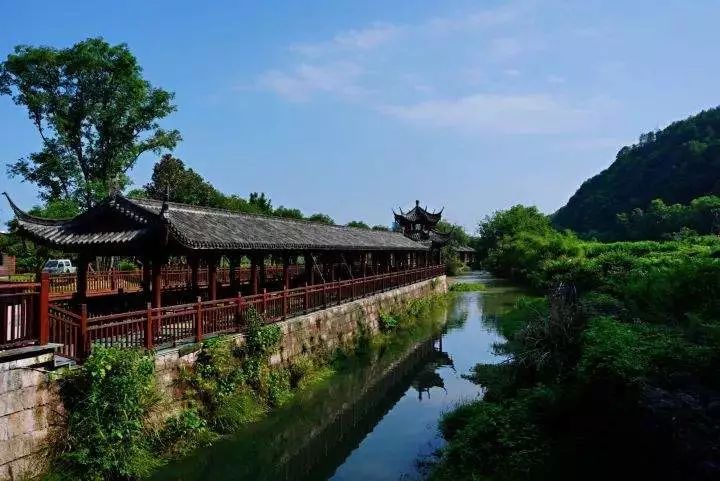 雅溪漂流→岱後村→三巖寺紅軍洞→中餐(雅溪麻鴨)→官橋村→九坑