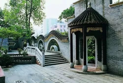 早上享用早餐後繼而乘車前往國際美食之都——【順德】,遊覽【清暉園