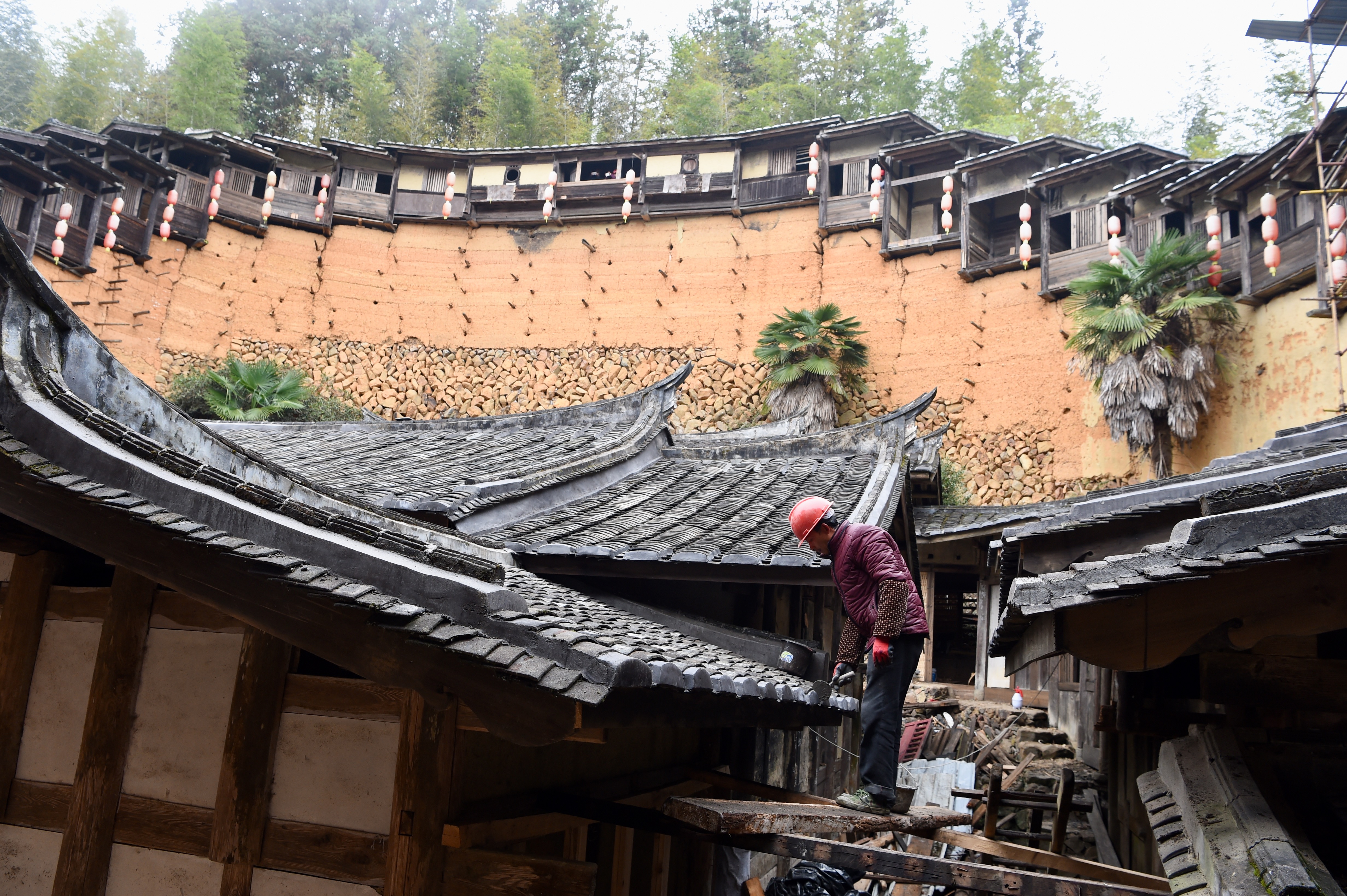 土屋建造图片