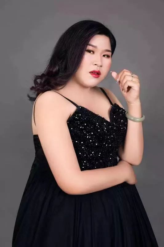 300斤女胖子照片中国图片