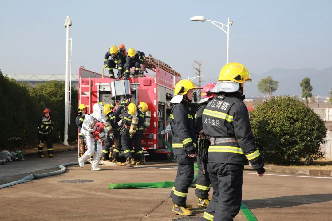 義烏開展全市綜合應急消防救援隊伍石油化工災害事故滅火救援實戰演練