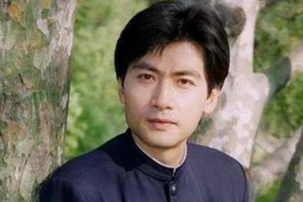 胡月的老公,低調了30年的演技派,結婚28年,夫妻倆恩愛如初_陸劍民