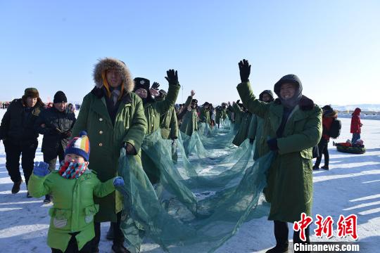 新疆克拉瑪依舉辦首屆冬捕節（組圖） 旅遊 第4張