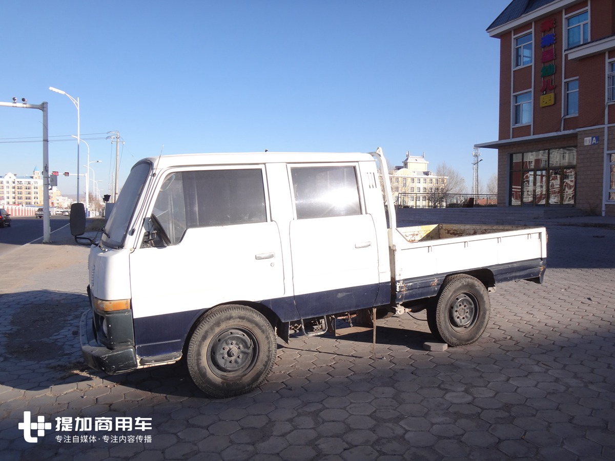 不得不服的日本汽車品質,這部35年車齡的日產輕卡,還能正常運營