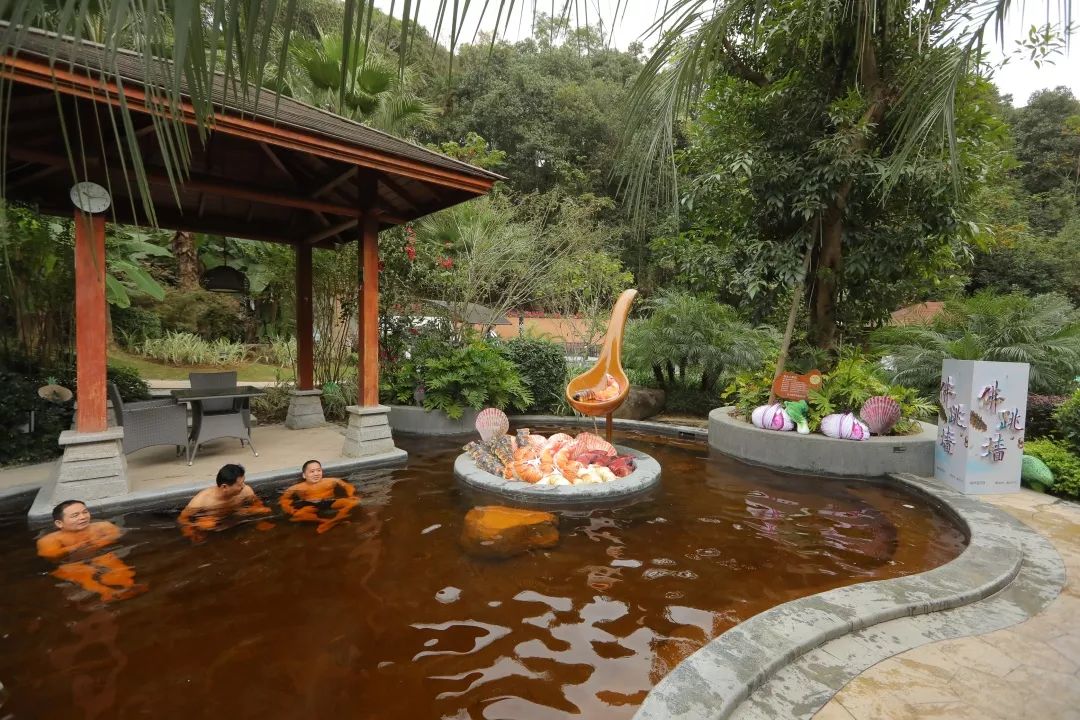文化浓郁的温泉泡池在桂湖国家3a级景区汇雅温泉内具有美容养颜,改善