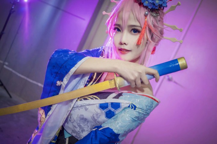 崩壞3八重櫻信花舞伎cosplay 袖舞長夏,紫陽盛放,在徐徐落花中的一抹