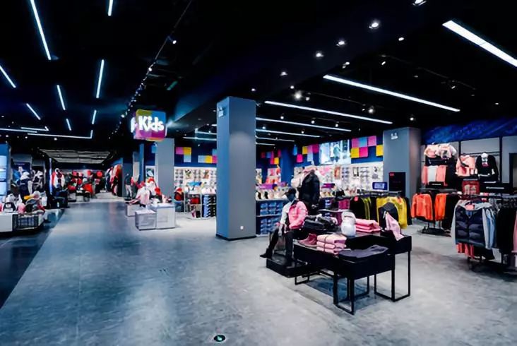 斯凯奇中国最大店铺亮相沈阳 超级大店概念发力二三线城市!
