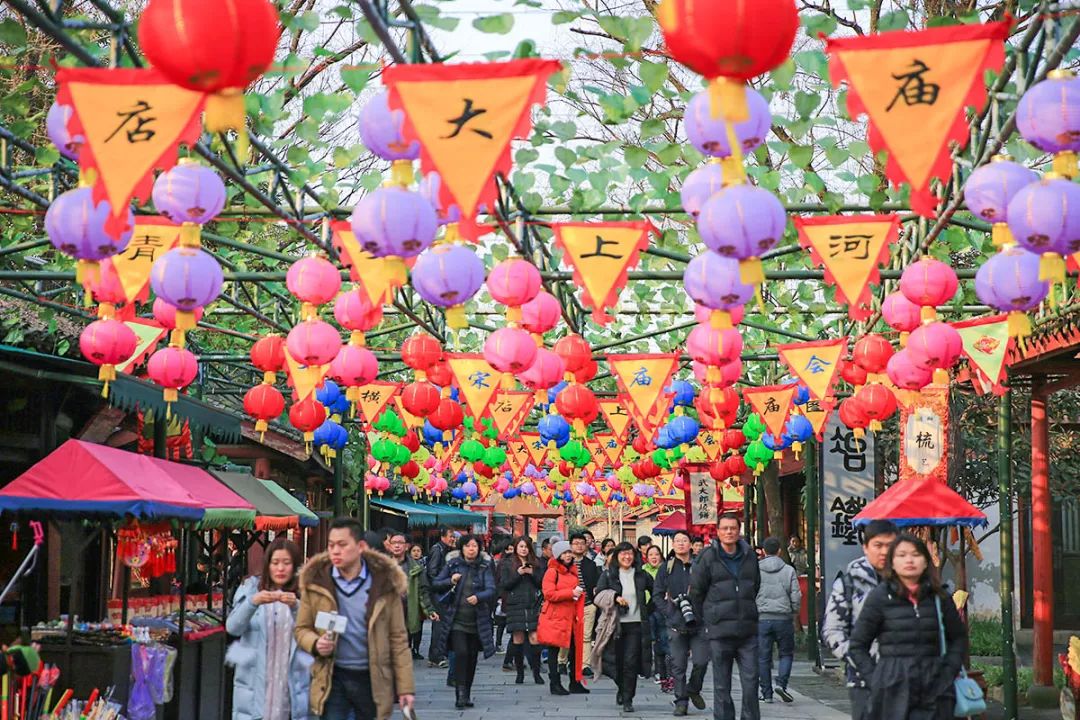 此外,更复制了剧中经典美食,让游客们在吃喝玩乐中深度感受影视游玩