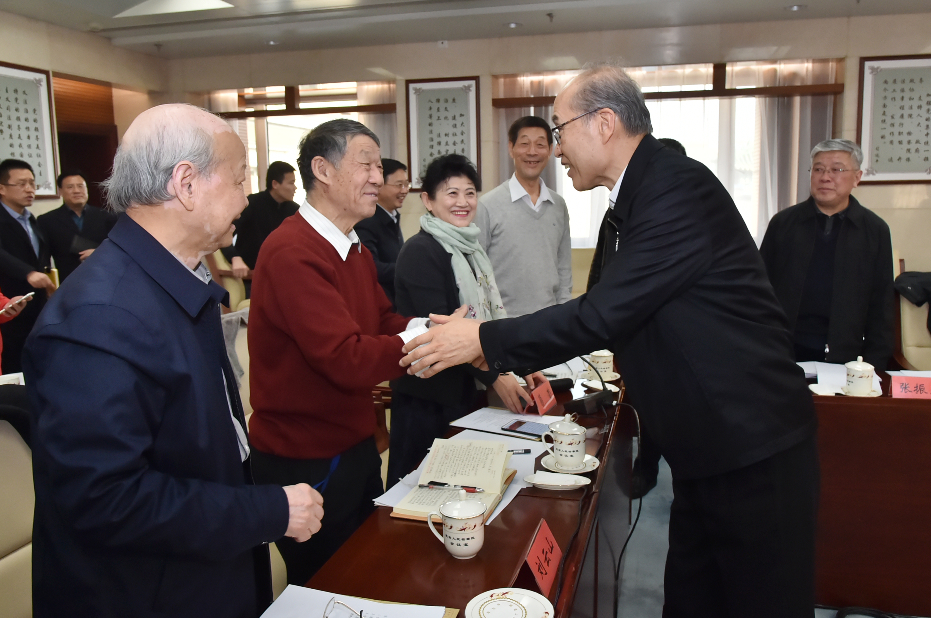 不是亲人胜似亲人!最高检领导与29位离退休老干部畅谈新年检察工作