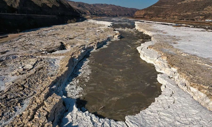 沱沱河解冻图片