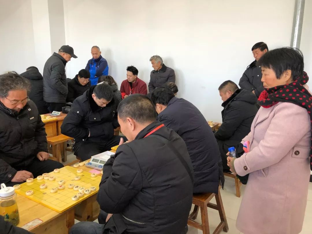 昨天许昌四县二区56名棋手在长葛开战快看谁是棋王