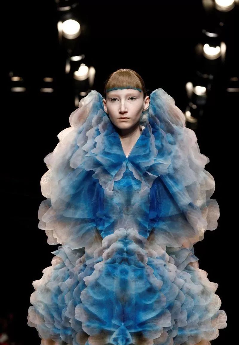 深海里的花蝴蝶3d女王irisvanherpen2019春夏高定系列