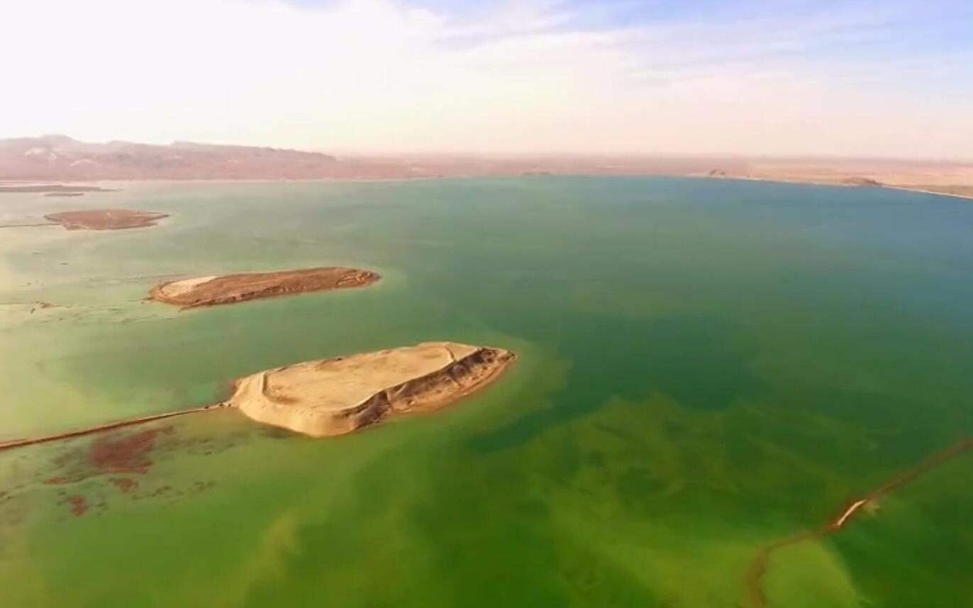 为治沙40年建亚洲第一沙漠水库