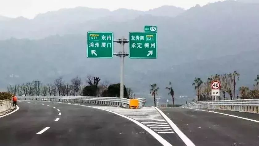 厦蓉高速江西段图片