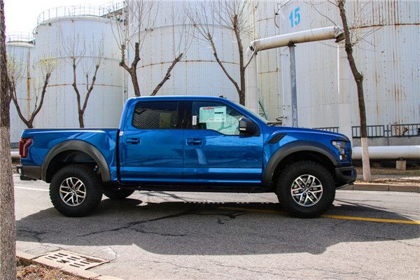 歐美家庭用車皮卡實用2018款福特f-150猛禽性能勁化版 深度解讀