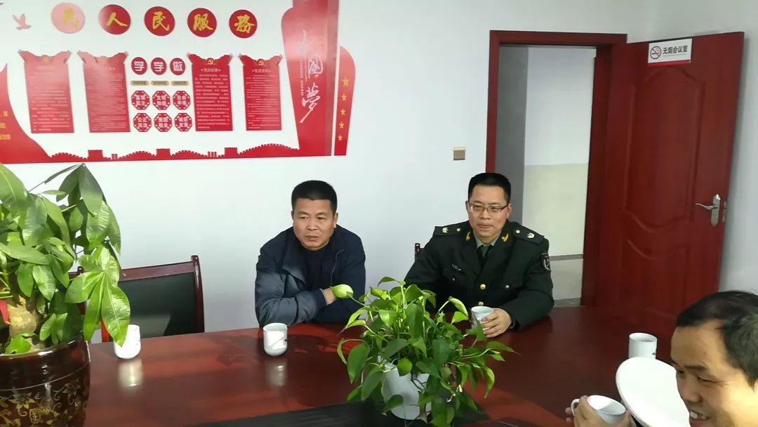省军区副司令员陈博到三阳乡走访慰问基层民兵连长和基干民兵