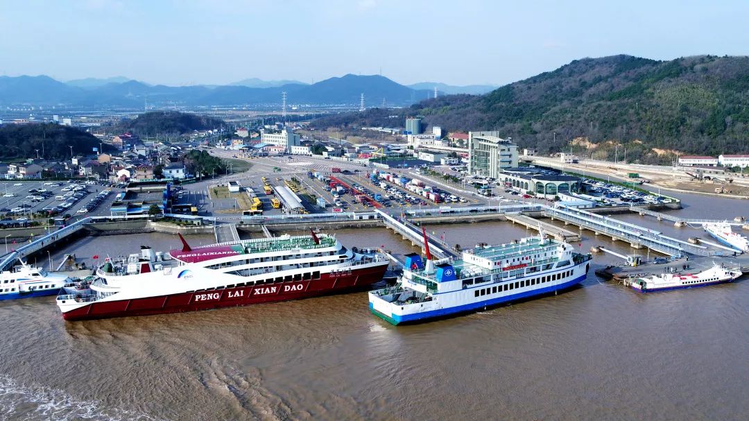 运春三江客运码头一起来看看首日航拍下的2019年春运正式拉开帷幕1月