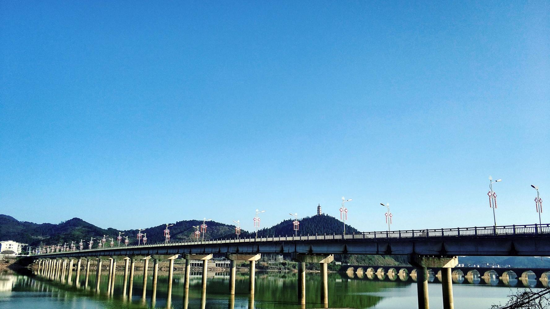江西省抚州市南城县万年桥一个人的朝圣