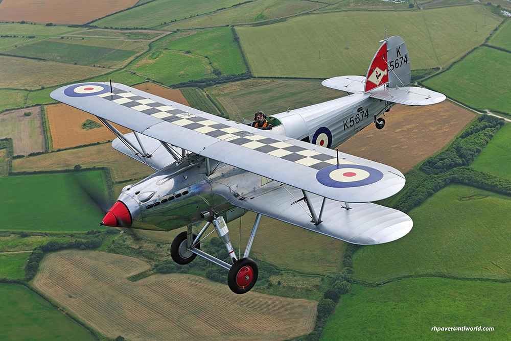 霍克飓风是英国的单座战斗机,由霍克飞机有限公司设计制造