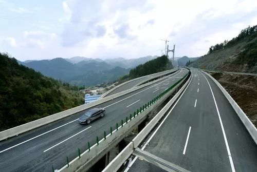 秀山至来凤高速公路图片