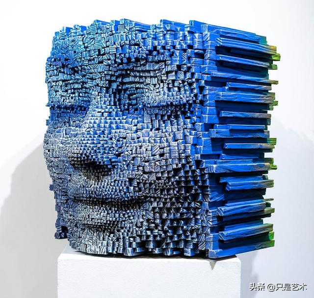 用木头做出的三维立体人脸好炫酷的未来科技感