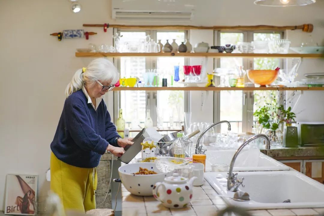 76岁奶奶亲手为自己造房子，厨房就有400m² - AcFun弹幕视频网- 认真你 