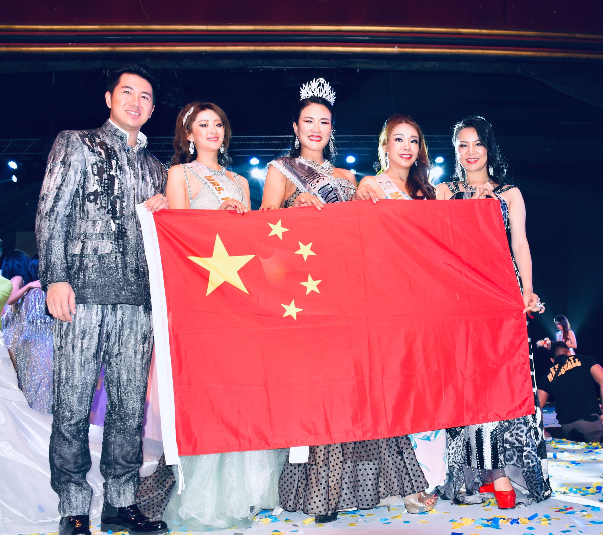 陈鑫帅气助阵2018mrsuniverse环球太太世界总决赛