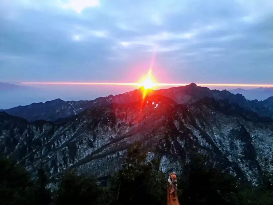 过年免门票洛阳这座会呼吸的小山坐拥不输西湖的山水宛如人间仙境