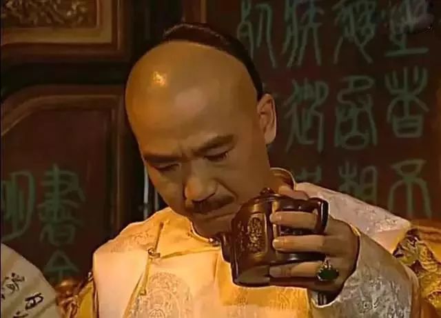 剧集:《康熙微服私访记》——《紫砂记》饮茶方式怪怪的?