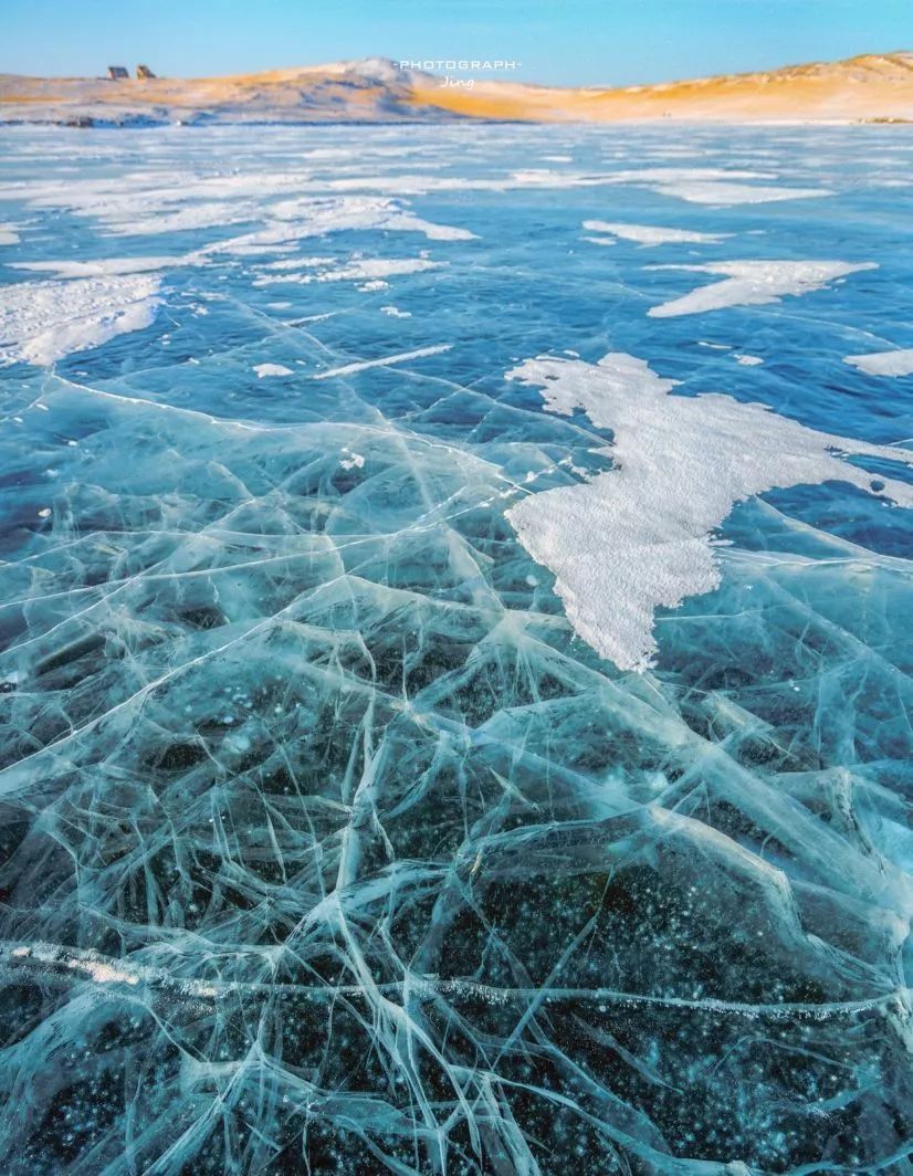 贝加尔湖结冰啦这个童话般的冰雪仙境一入冬就美成了天堂
