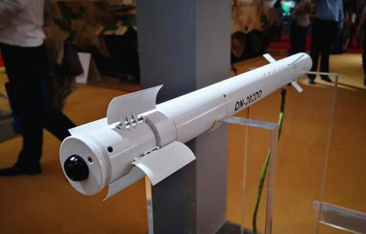中国造成世界最小红外成像战术导弹!_发射器