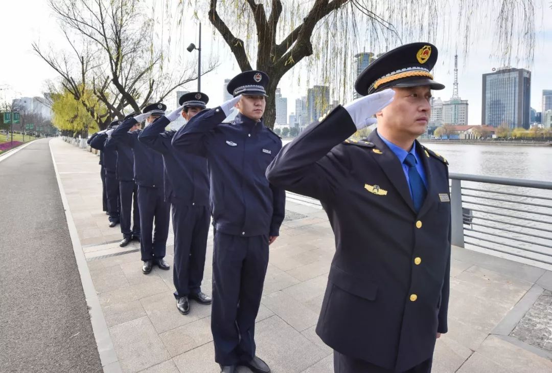 北京城管协管员制服图片