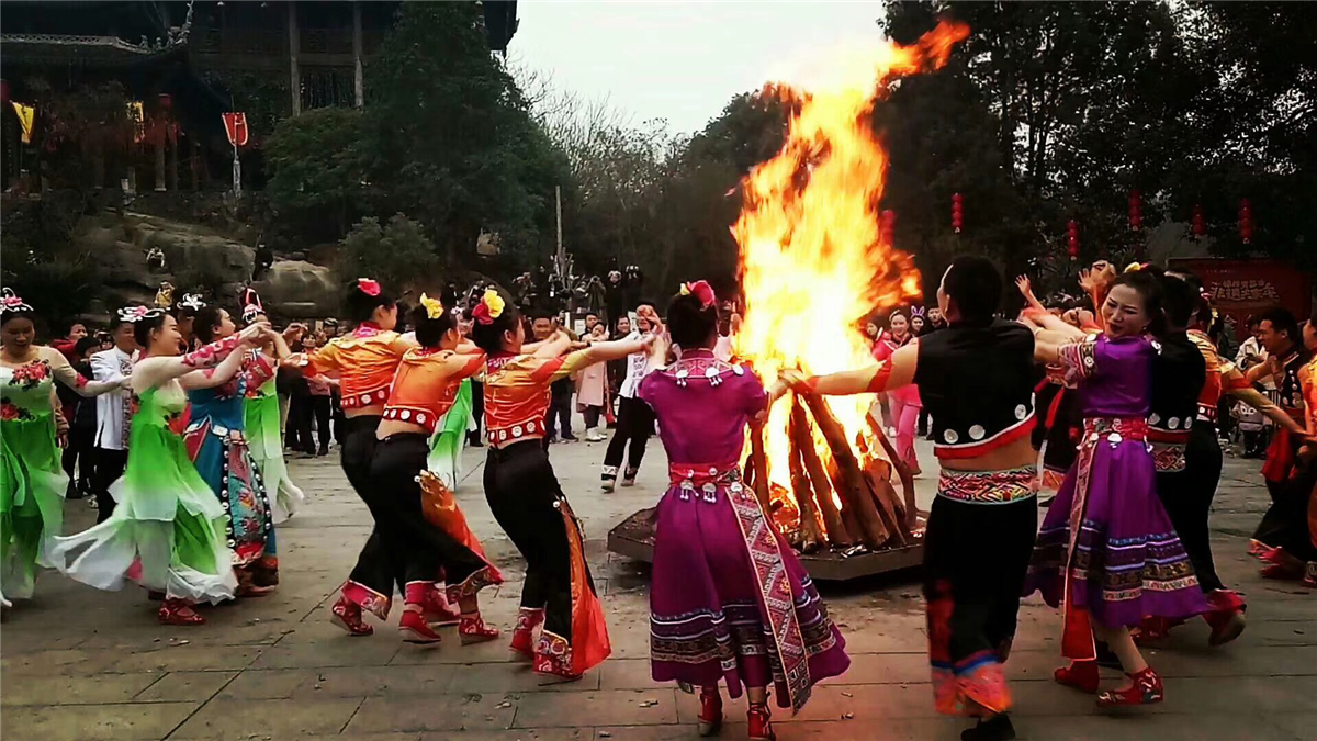 芙蓉镇摆手舞图片