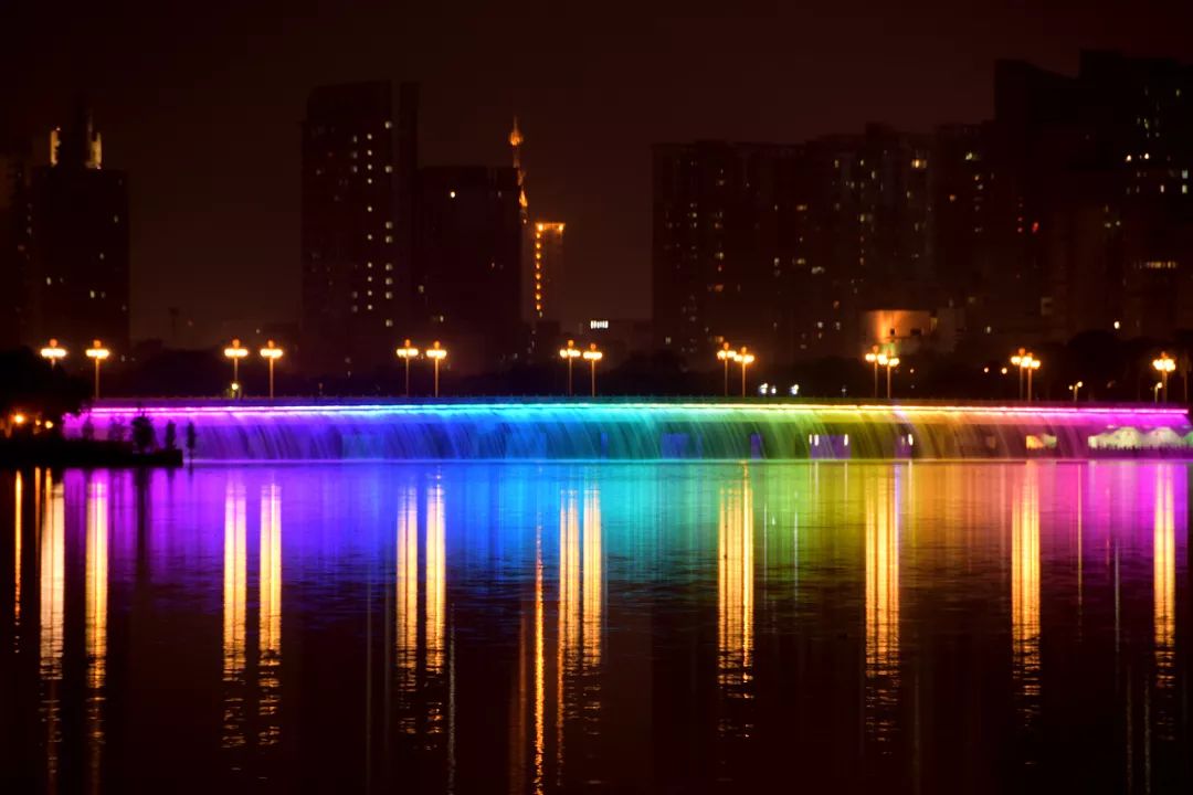 北海金滩夜景图片