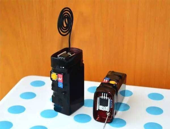 小黑盒干扰器图片