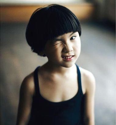 小女孩蘑菇头包头短发发型