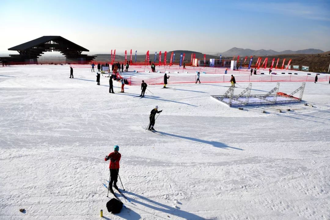 滑雪场凉城县教育科技体育局(三)协办单位凉城县人民政府乌兰察布市