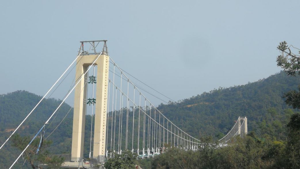 玻璃橋中山首座網紅隆重向大家推介今天小編按耐不住內心的激動國內