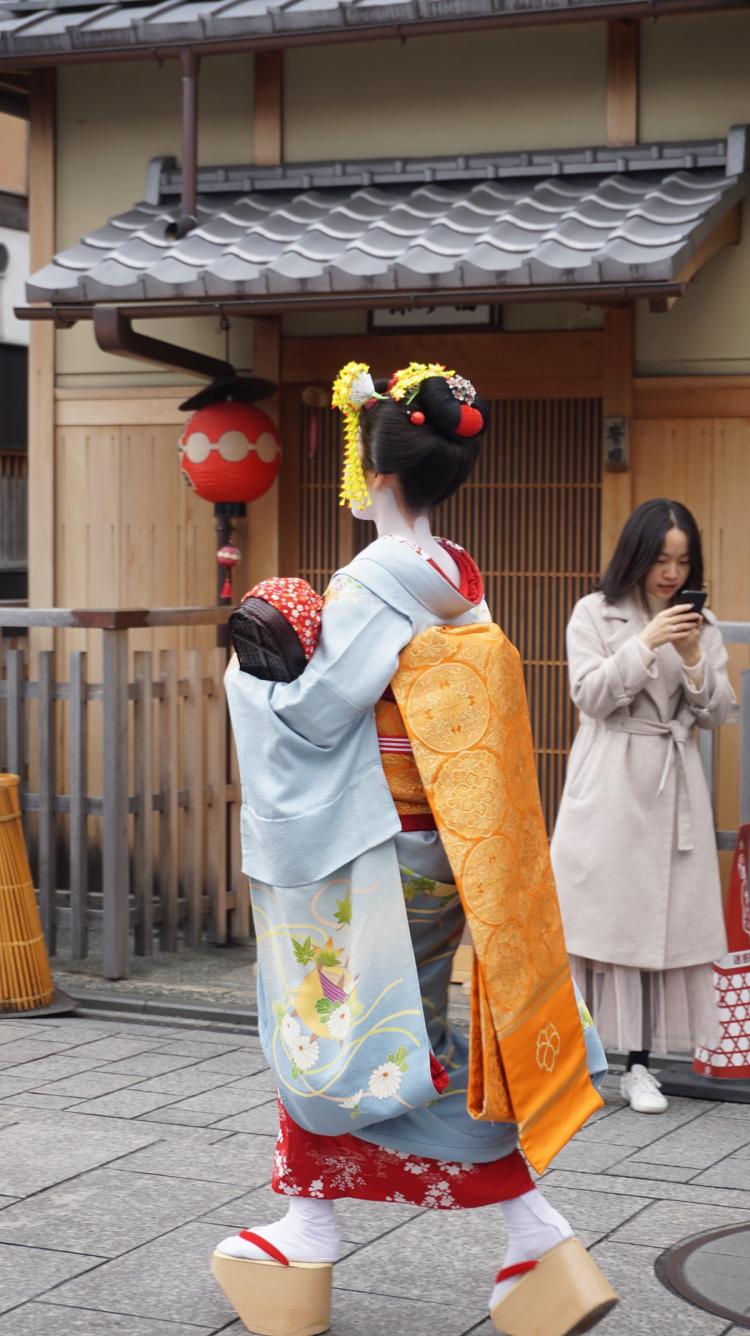 和服木屐艺妓图片