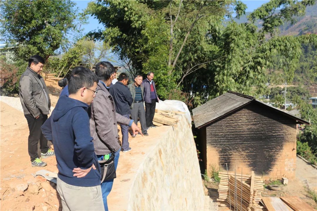 普洱市國資委到瀾滄縣大山鄉芒海村開展自強誠信感黨恩系列活動